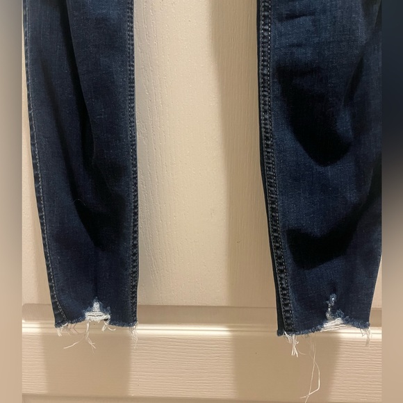 Hollister. High Rise Super Skinny (Hollister classic stretch) - Picture 3 of 5